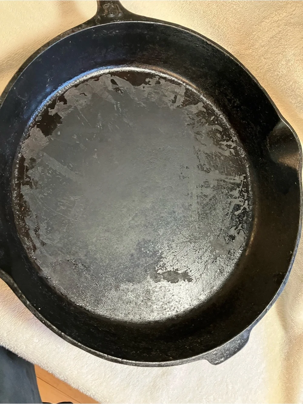 Antique Wagner Ware #12 cast-iron skillet frying pan